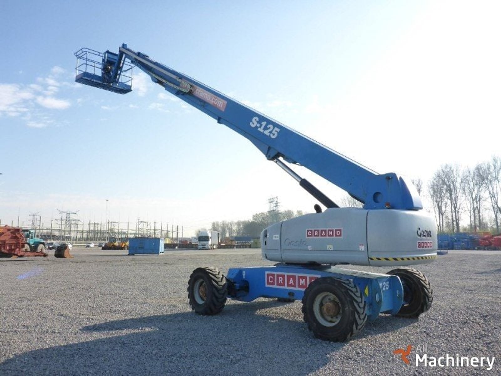 125' Straight Boom Lift — view 2