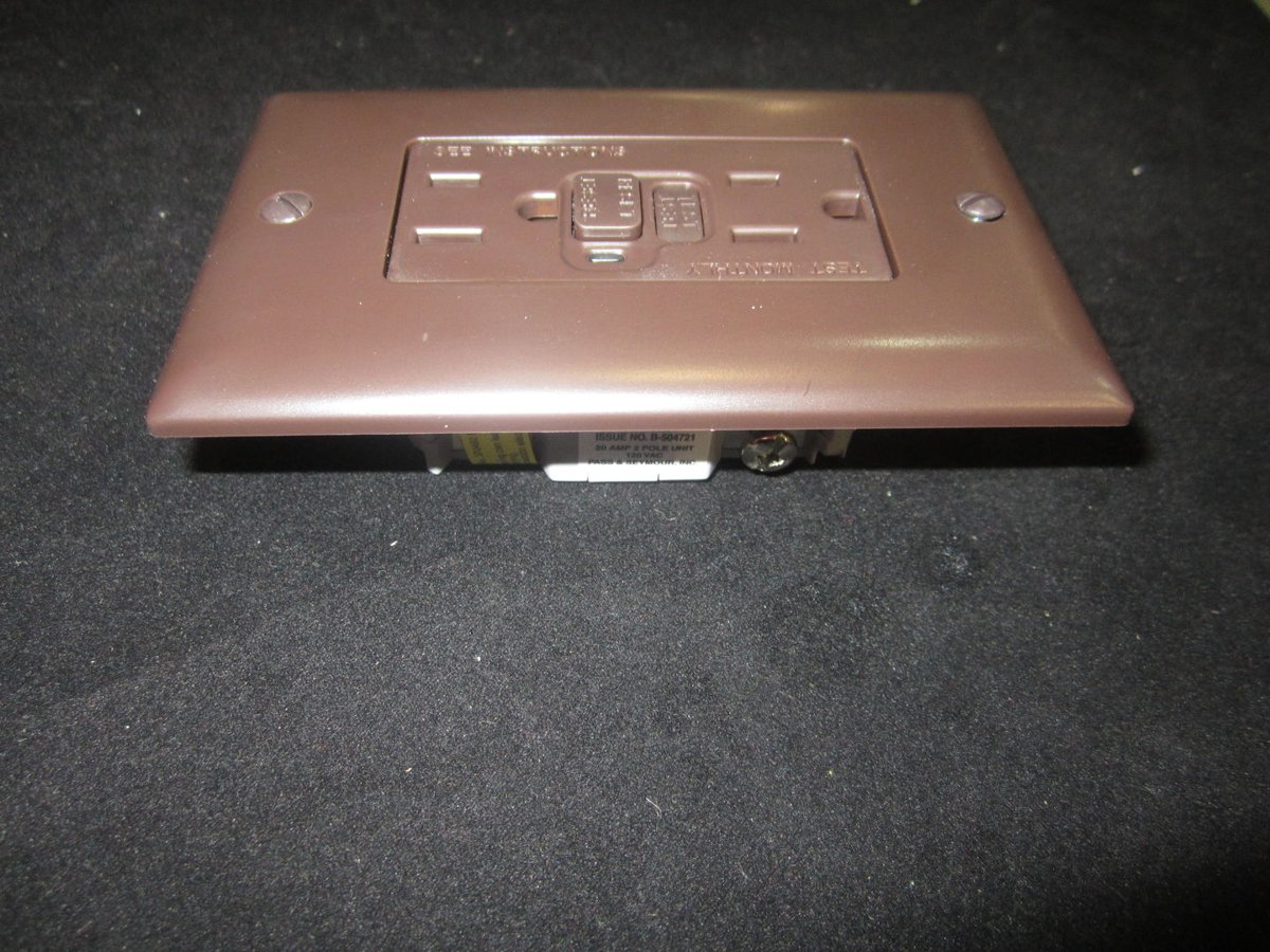 110V GFI Receptical Plug with Cover to fit Skyjack Machines