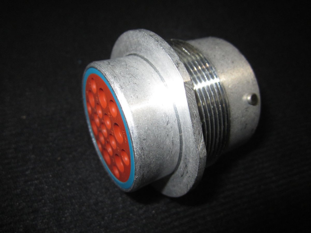 CONNECTOR, MALE 19 PIN